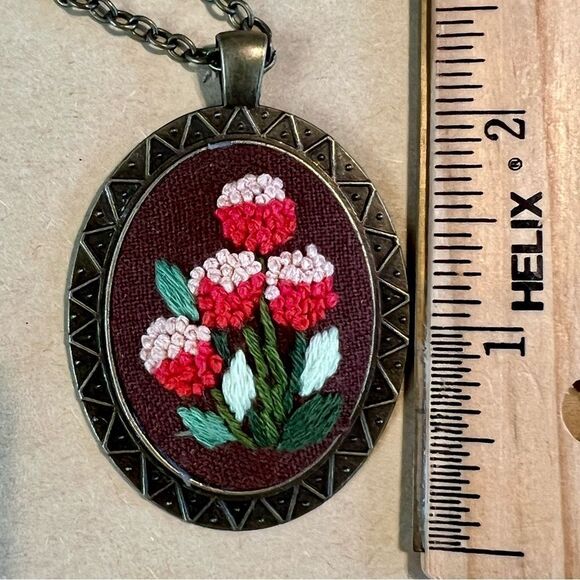 Embroidered Floral Pendant - handmade - Picture 2 of 3
